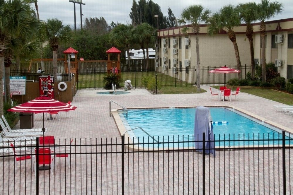 Space Coast Hotel Titusville-Kennedy Space Center Kültér fotó