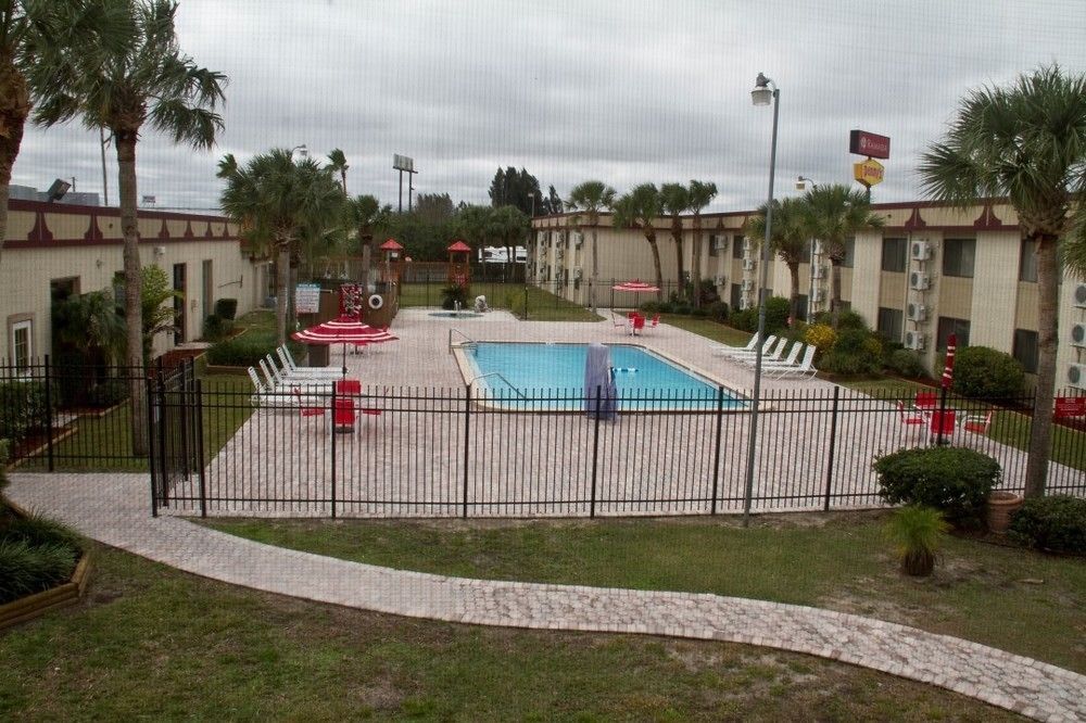 Space Coast Hotel Titusville-Kennedy Space Center Kültér fotó